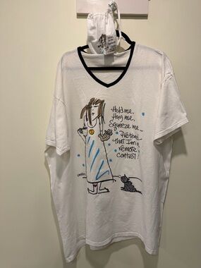 Women’s Emerson Street Novelty Night Shirt – One Size White with Black v neck